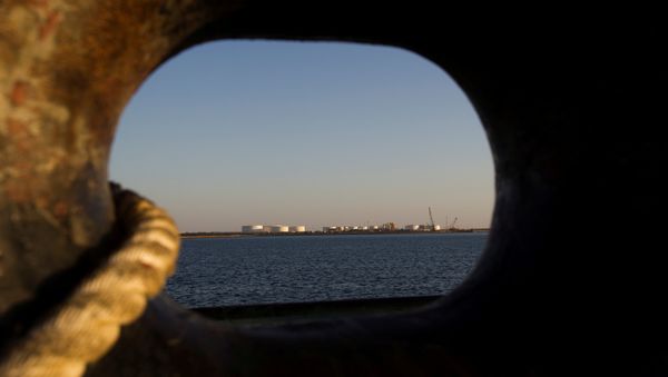 A general view of an oil dock is seen from a ship at the port of Kalantari in the city of Chabahar, 300 km (186 miles) east of the Strait of Hormuz, Iran A general view of an oil dock is seen from a ship at the port of Kalantari in the city of Chabahar, 300 km (186 miles) east of the Strait of Hormuz, Iran - Sputnik International