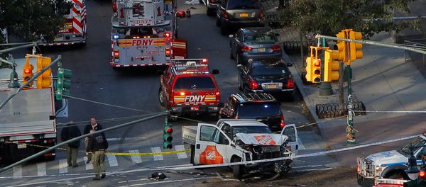 Emergency crews attend the scene of an alleged shooting incident on West Street in Manhattan, New York, U.S., October 31 2017. Emergency crews attend the scene of an alleged shooting incident on West Street in Manhattan, New York, U.S., October 31 2017. - Sputnik International