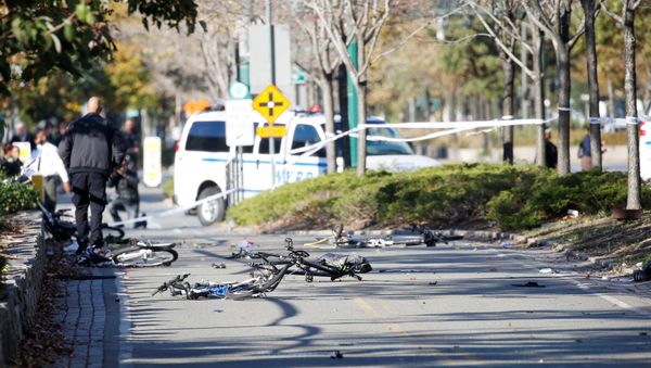 Multiple bikes are crushed along a bike path in lower Manhattan in New York, NY, U.S., October 31, 2017. - Sputnik International
