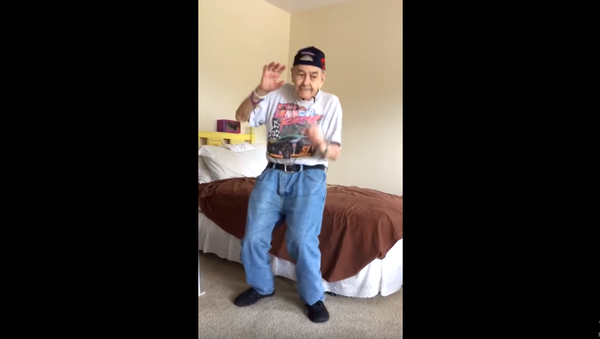 Geriatric Jig: 90-Year-Old Man’s Dance Party - Sputnik International