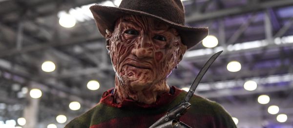 Man in Freddie Krueger costume at a comic convention Man in Freddie Krueger costume at a comic convention - Sputnik International