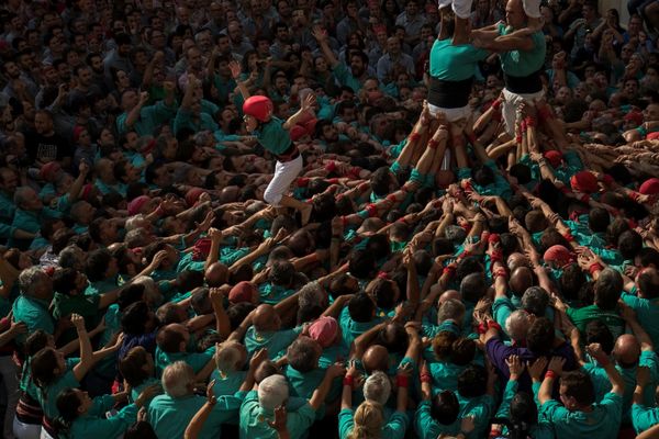 All for One, One for All: Catalonia's Incredible Gravity-Defying 'Human Towers' All for One, One for All: Catalonia's Incredible Gravity-Defying 'Human Towers' - Sputnik International