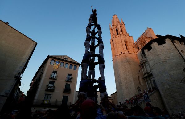 All for One, One for All: Catalonia's Incredible Gravity-Defying 'Human Towers' All for One, One for All: Catalonia's Incredible Gravity-Defying 'Human Towers' - Sputnik International