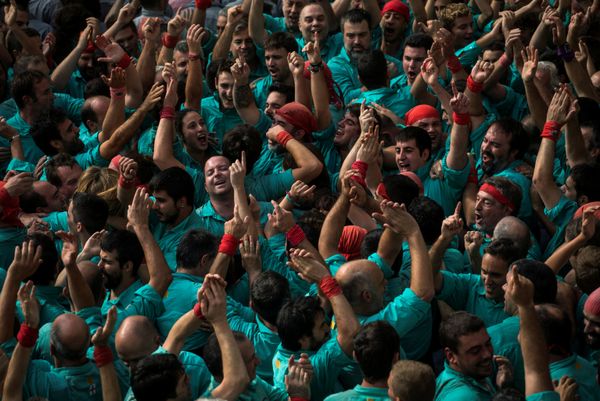 All for One, One for All: Catalonia's Incredible Gravity-Defying 'Human Towers' All for One, One for All: Catalonia's Incredible Gravity-Defying 'Human Towers' - Sputnik International