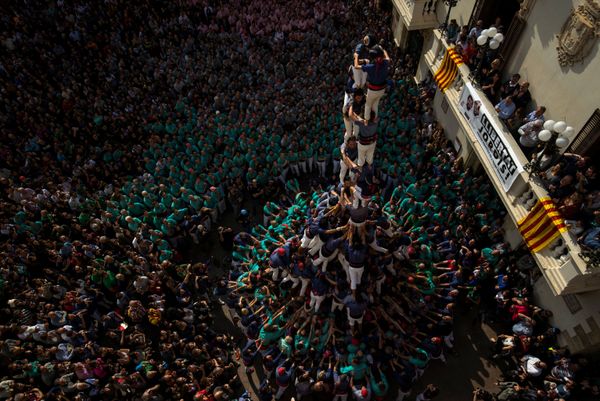 All for One, One for All: Catalonia's Incredible Gravity-Defying 'Human Towers' All for One, One for All: Catalonia's Incredible Gravity-Defying 'Human Towers' - Sputnik International