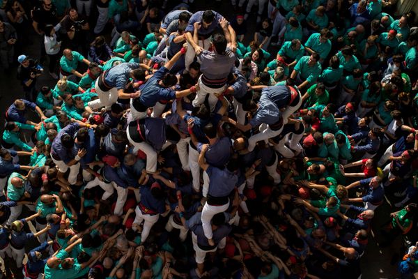 All for One, One for All: Catalonia's Incredible Gravity-Defying 'Human Towers' All for One, One for All: Catalonia's Incredible Gravity-Defying 'Human Towers' - Sputnik International