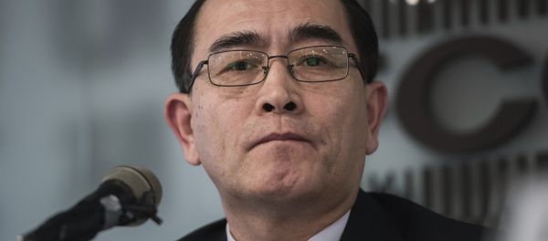 Former North Korean deputy ambassador to the UK, Thae Yong Ho, center, speaks with media at the Foreign Correspondents Club in Seoul, South Korea, Wednesday, Jan. 25, 2017. Former North Korean deputy ambassador to the UK, Thae Yong Ho, center, speaks with media at the Foreign Correspondents Club in Seoul, South Korea, Wednesday, Jan. 25, 2017. - Sputnik International