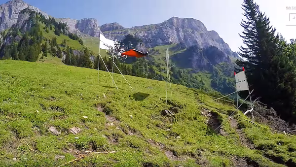 Head First: Base Jumper’s Triple Flythrough - Sputnik International