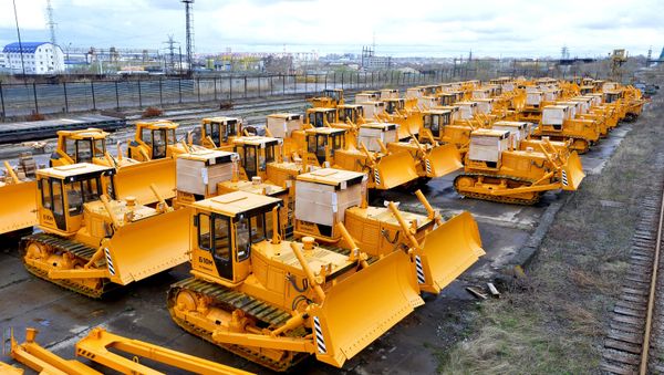 Tractors produced at Chelyabinsk Tractor Plant (ChTZ-Uraltrak) - Sputnik International