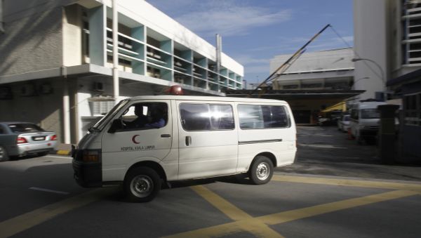 An ambulance comies out of the forensic department at Kuala Lumpur Hospital in Kuala Lumpur, Malaysia, Saturday, Feb. 25, 2017 - Sputnik International