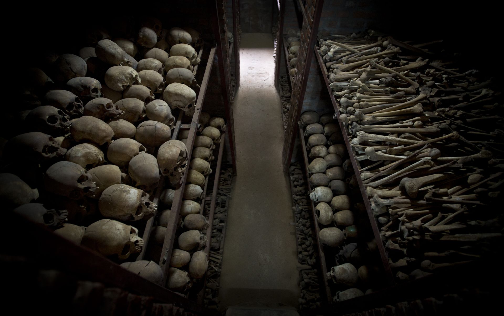The skulls and bones of some of those who were slaughtered as they sought refuge inside the church, are laid out on shelves in an underground vault as a memorial to the thousands who were killed in and around the Catholic church during the 1994 genocide in Nyamata, Rwanda, Friday, April 4, 2014 The skulls and bones of some of those who were slaughtered as they sought refuge inside the church, are laid out on shelves in an underground vault as a memorial to the thousands who were killed in and around the Catholic church during the 1994 genocide in Nyamata, Rwanda, Friday, April 4, 2014 - Sputnik International, 1920, 17.02.2022