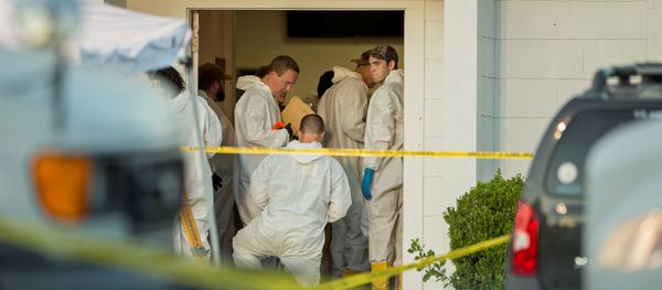 Law enforcement officials investigate a mass shooting at the First Baptist Church in Sutherland Springs, Texas, U.S. November 5, 2017 - Sputnik International