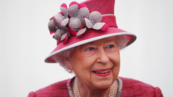 Britain's Queen Elizabeth attends The King's Troop Royal Horse Artillery 70th parade in Hyde Park in London, Britain, October 19, 2017. - Sputnik International
