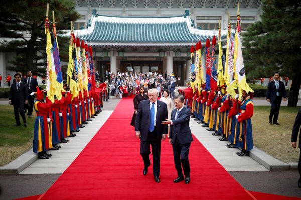 U.S. President Donald Trump walks with South Korea's President Moon Jae-in during a welcoming ceremony at the Presidential Blue House in Seoul, South Korea, November 7, 2017 U.S. President Donald Trump walks with South Korea's President Moon Jae-in during a welcoming ceremony at the Presidential Blue House in Seoul, South Korea, November 7, 2017 - Sputnik International