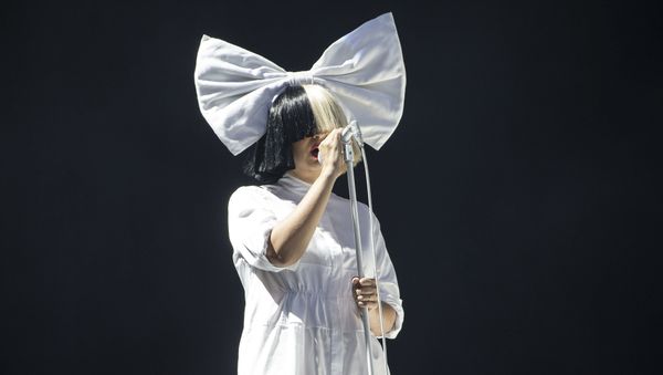 Singer Sia performs as part of the V Festival at Hylands Parks, Chelmsford. (File) - Sputnik International