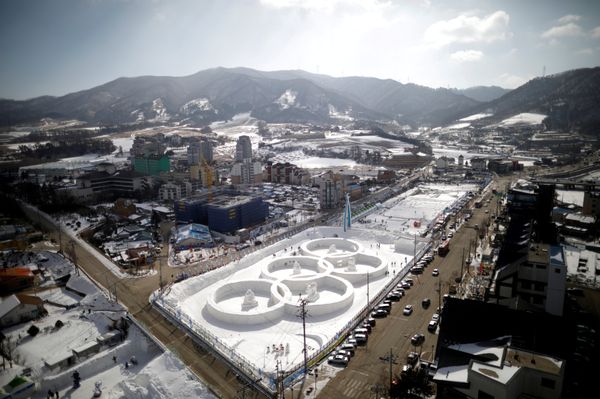 An ice sculpture of the Olympic rings is seen during the Pyeongchang Winter Festival, near the venue for the opening and closing ceremony of the PyeongChang 2018 Winter Olympic Games in Pyeongchang, South Korea, February 10, 2017 An ice sculpture of the Olympic rings is seen during the Pyeongchang Winter Festival, near the venue for the opening and closing ceremony of the PyeongChang 2018 Winter Olympic Games in Pyeongchang, South Korea, February 10, 2017 - Sputnik International