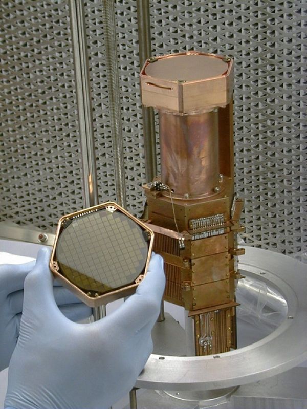 CDMS-II silicon detector CDMS-II silicon detector - Sputnik International