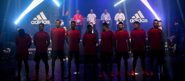 From L on the stage: Alessandro Del Piero, Xabi Alonso, Real Madrid's French coach Zinedine Zidane, Kaka and Lukas Podolski pose with the official match balls for the 2018 World Cup football tournament, named Telstar 18, during the unveiling ceremony in Moscow From L on the stage: Alessandro Del Piero, Xabi Alonso, Real Madrid's French coach Zinedine Zidane, Kaka and Lukas Podolski pose with the official match balls for the 2018 World Cup football tournament, named Telstar 18, during the unveiling ceremony in Moscow - Sputnik International