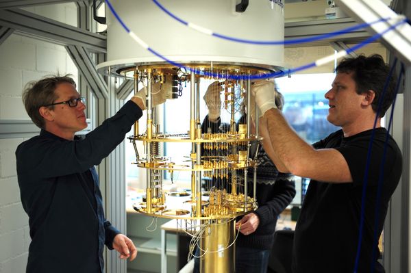 Pros & Cons of Quantum Computing: Will Huawei's 'Unhackable' Networks Leave US Spies Unemployed? - Sputnik International