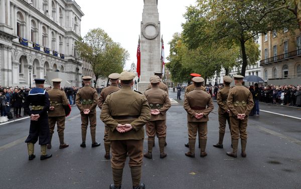 Members of the Western Front Association stand at the Cenotaph in a service to remember servicemen and women killed conflict, in London, Britain November 11, 2017 Members of the Western Front Association stand at the Cenotaph in a service to remember servicemen and women killed conflict, in London, Britain November 11, 2017 - Sputnik International