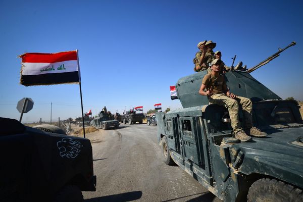 Members of Iraqi federal forces gather to continue to advance in military vehicles in Kirkuk, Iraq October 16, 2017 - Sputnik International