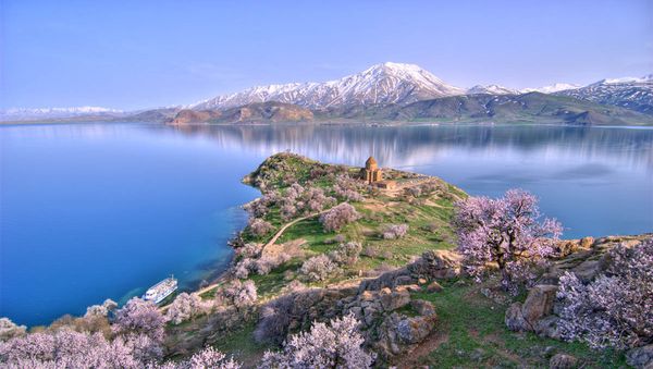 The Akhtamar Island in Lake Van - Sputnik International