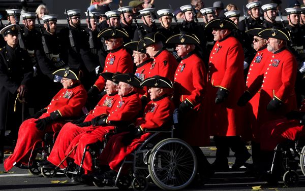 Veterans march down Whitehall as a part of the Remembrance Sunday Cenotaph service in London, Britain, November 12, 2017 - Sputnik International
