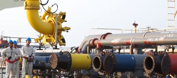 China-Myanmar crude oil pipeline begins operation China-Myanmar crude oil pipeline begins operation - Sputnik International