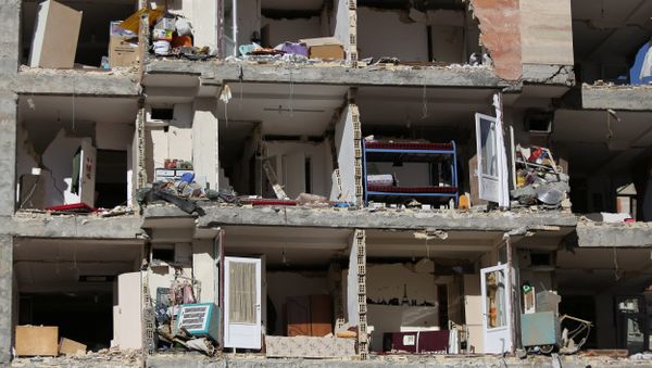 A damaged building is seen following an earthquake in Sarpol-e Zahab county in Kermanshah, Iran - Sputnik International