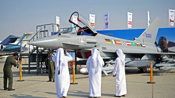 Вице-премьер Д. Рогозин посетил выставку Dubai Airshow 2017 - Sputnik International