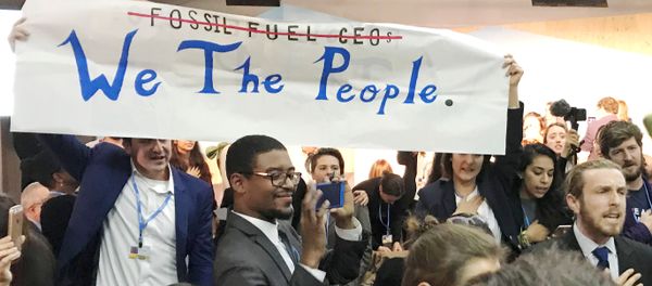 Protesters interrupt a U.S. government pro-coal event during the COP23 UN Climate Change Conference 2017, hosted by Fiji but held in Bonn, Germany, November 13, 2017 - Sputnik International