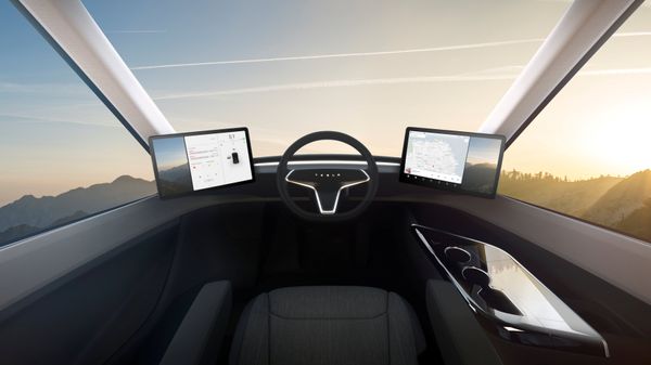 An interior view of the Tesla Semi, the company's electric big-rig truck - Sputnik International