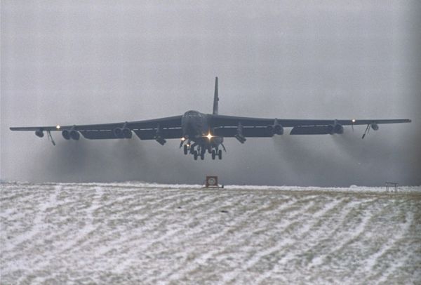 a giant nuclear-equipped USAF B-52 bomber lifts off from the snow covered RAF Fairford runway in Gloucestershire, England, en route to the Gulf - Sputnik International