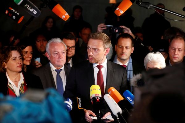 Chairman of the Free Democratic Party (FDP) Christian Lindner, and party members Wolfgang Kubicki and Nicola Beer speak to the press during the exploratory talks about forming a new coalition government in Berlin, Germany, November 19, 2017 - Sputnik International