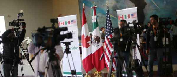 Journalists work during the fifth round of NAFTA talks involving the United States, Mexico and Canada, in Mexico City, Mexico, November 18, 2017 - Sputnik International
