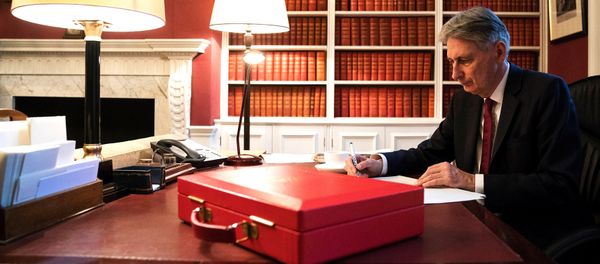 Britain's Finance Minister Philip Hammond prepares his 2017 budget speech in his office in Downing Street, London Britain's Finance Minister Philip Hammond prepares his 2017 budget speech in his office in Downing Street, London - Sputnik International