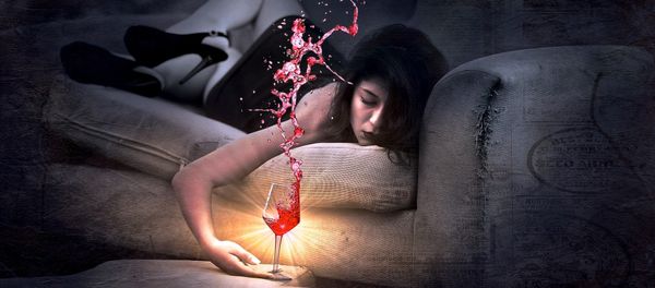 A woman drinking red wine - Sputnik International
