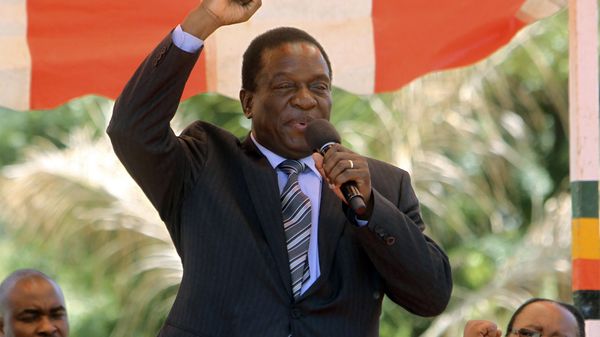 Zimbabwean vice President Emmerson Mnangagwa greets party supporters at the ZANU-PF headquarters in Harare Zimbabwean vice President Emmerson Mnangagwa greets party supporters at the ZANU-PF headquarters in Harare - Sputnik International