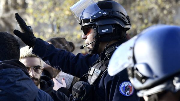 French police officer - Sputnik International