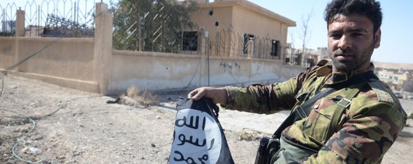 A Syrian army soldier in the town of Al-Qaryatayn liberated from ISIS militants. (File) A Syrian army soldier in the town of Al-Qaryatayn liberated from ISIS militants. (File) - Sputnik International