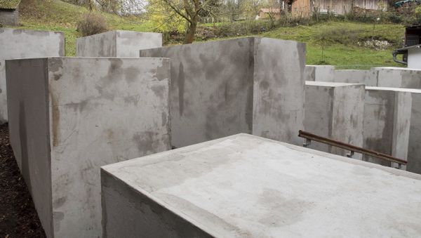 Blocks are placed on a property adjacent to Alternative for Germany lawmaker Bjoern Hoecke’s home in the village of Bornhagen, eastern Germany Blocks are placed on a property adjacent to Alternative for Germany lawmaker Bjoern Hoecke’s home in the village of Bornhagen, eastern Germany - Sputnik International