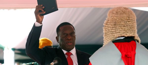 Emmerson Mnangagwa is sworn in as Zimbabwe's president in Harare, Zimbabwe, November 24, 2017 - Sputnik International