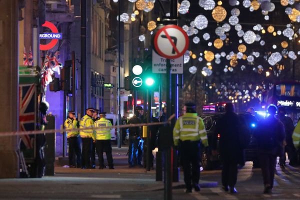 Police set up a cordon outside Oxford Circus underground station as they respond to an incident in central London Police set up a cordon outside Oxford Circus underground station as they respond to an incident in central London - Sputnik International