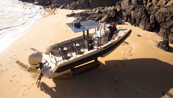 Iguana 31 amphibious yacht - Sputnik International