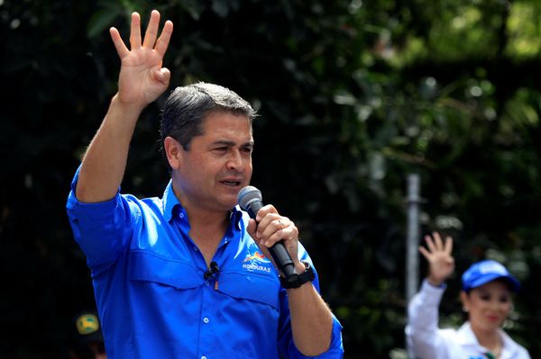 Honduras President and National Party candidate Juan Orlando Hernandez addresses the audience during his closing campaign rally ahead of the upcoming presidential election, in Tegucigalpa, Honduras November 19, 2017 Honduras President and National Party candidate Juan Orlando Hernandez addresses the audience during his closing campaign rally ahead of the upcoming presidential election, in Tegucigalpa, Honduras November 19, 2017 - Sputnik International