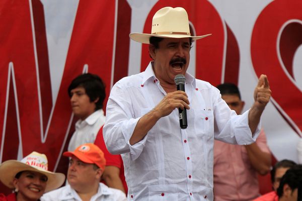 Honduras' ousted president Manuel Zelaya delivers a speech during a march against the re-election of Honduran President Juan Orlando Hernandez in Tegucigalpa, Honduras, November 7, 2017 Honduras' ousted president Manuel Zelaya delivers a speech during a march against the re-election of Honduran President Juan Orlando Hernandez in Tegucigalpa, Honduras, November 7, 2017 - Sputnik International