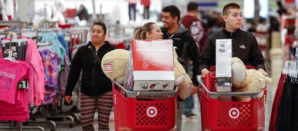 Customers navigate through the aisles during the Black Friday sales event on Thanksgiving Day at Target in Chicago, Illinois, U.S. November 23, 2017 Customers navigate through the aisles during the Black Friday sales event on Thanksgiving Day at Target in Chicago, Illinois, U.S. November 23, 2017 - Sputnik International