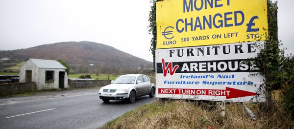 A motorist crosses over the border from the Irish Republic into Northern Ireland near the town of Jonesborough, Northern Ireland, Monday, Jan. 30, 2017 A motorist crosses over the border from the Irish Republic into Northern Ireland near the town of Jonesborough, Northern Ireland, Monday, Jan. 30, 2017 - Sputnik International