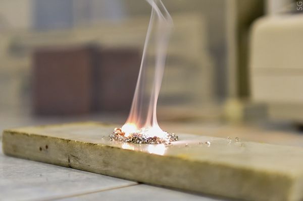 Burning magnesium Burning magnesium - Sputnik International