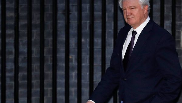 Britain's Secretary of State for Exiting the European Union David Davis arrives at 10 Downing Street, London, November 22, 2017. Britain's Secretary of State for Exiting the European Union David Davis arrives at 10 Downing Street, London, November 22, 2017. - Sputnik International
